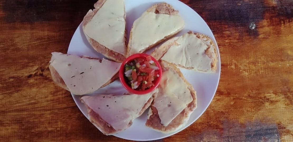 Molletes de Queso